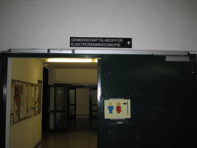 03_-_schild_oberhalb_1c8dc1.jpg